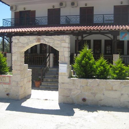 Petradaki Apartments Мола-Калива Экстерьер фото