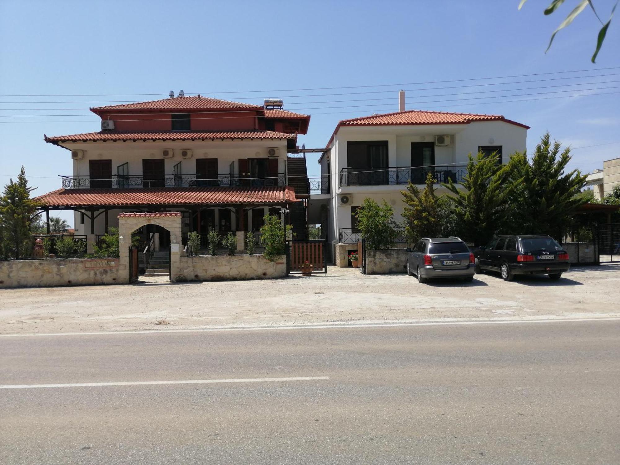 Petradaki Apartments Мола-Калива Экстерьер фото
