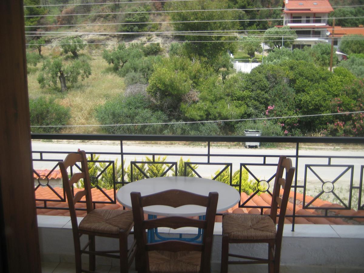 Petradaki Apartments Мола-Калива Экстерьер фото