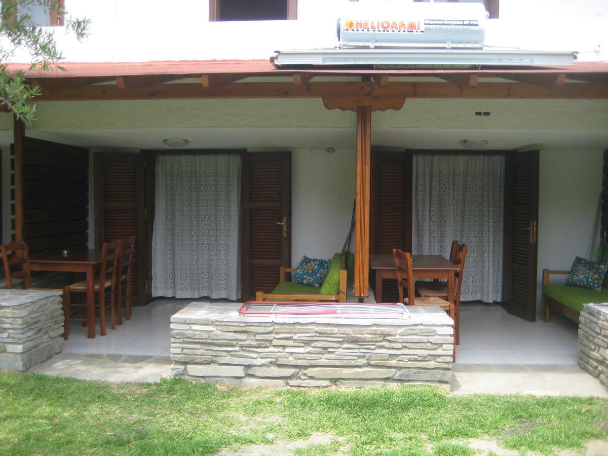 Petradaki Apartments Мола-Калива Экстерьер фото