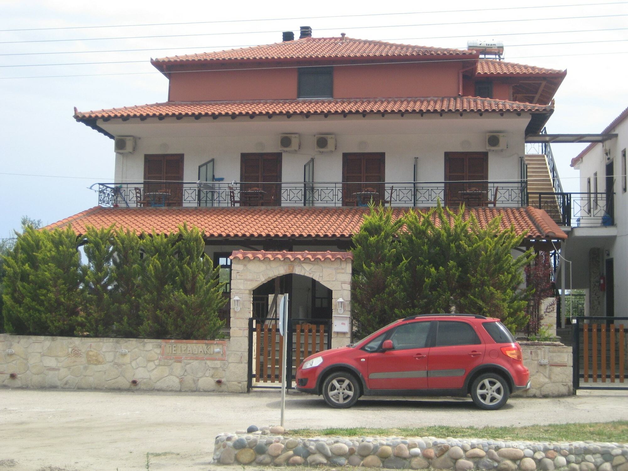 Petradaki Apartments Мола-Калива Экстерьер фото